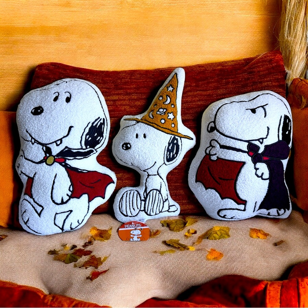 Peanuts Snoopy Halloween Sherpa Pillows Vampire Wizard Dracula Set of 3 NWT